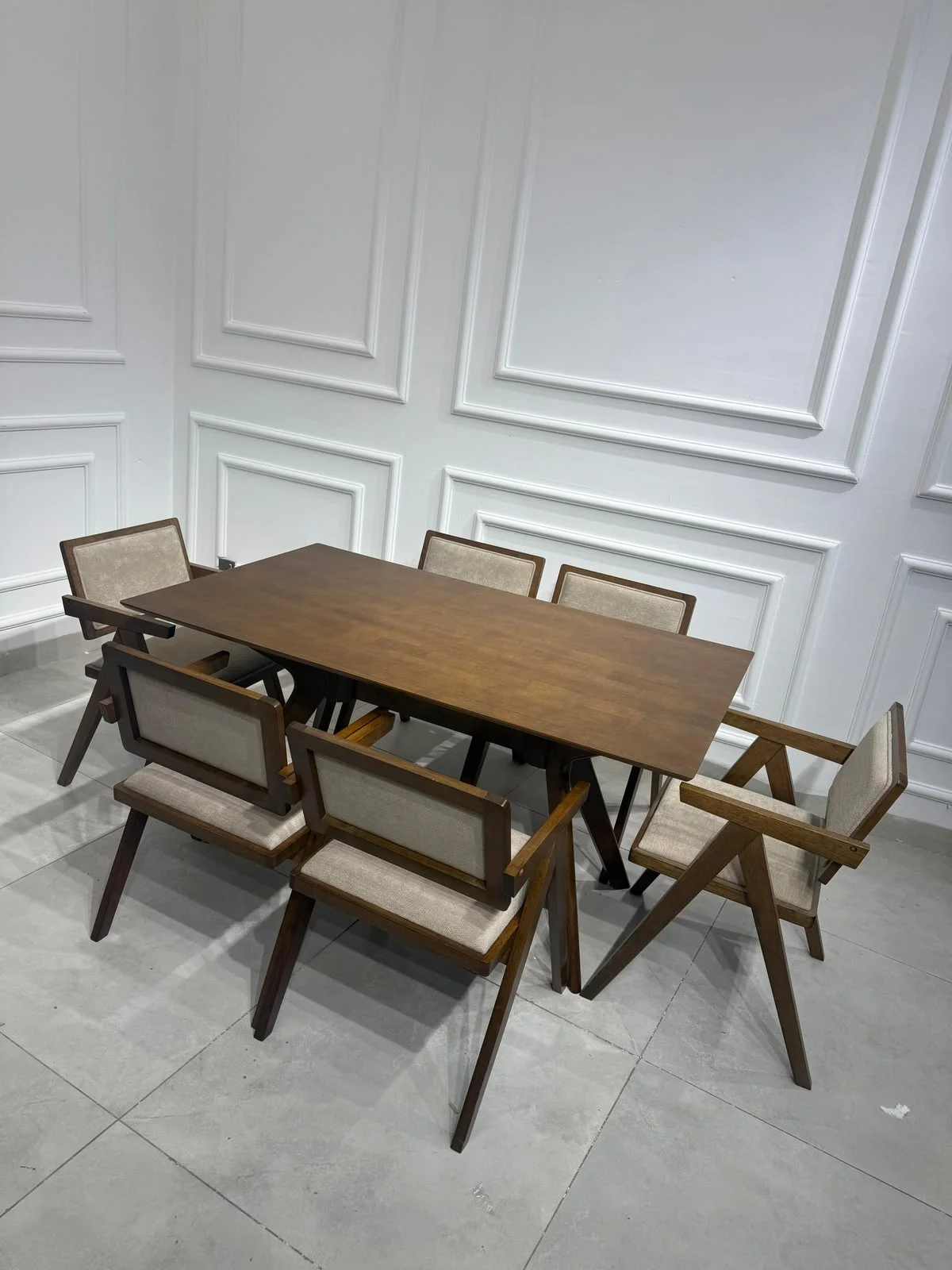 مێزی نانخواردنی داری گوێز بە ٦ کورسی دیزاینەر - Bakhtyar Furniture