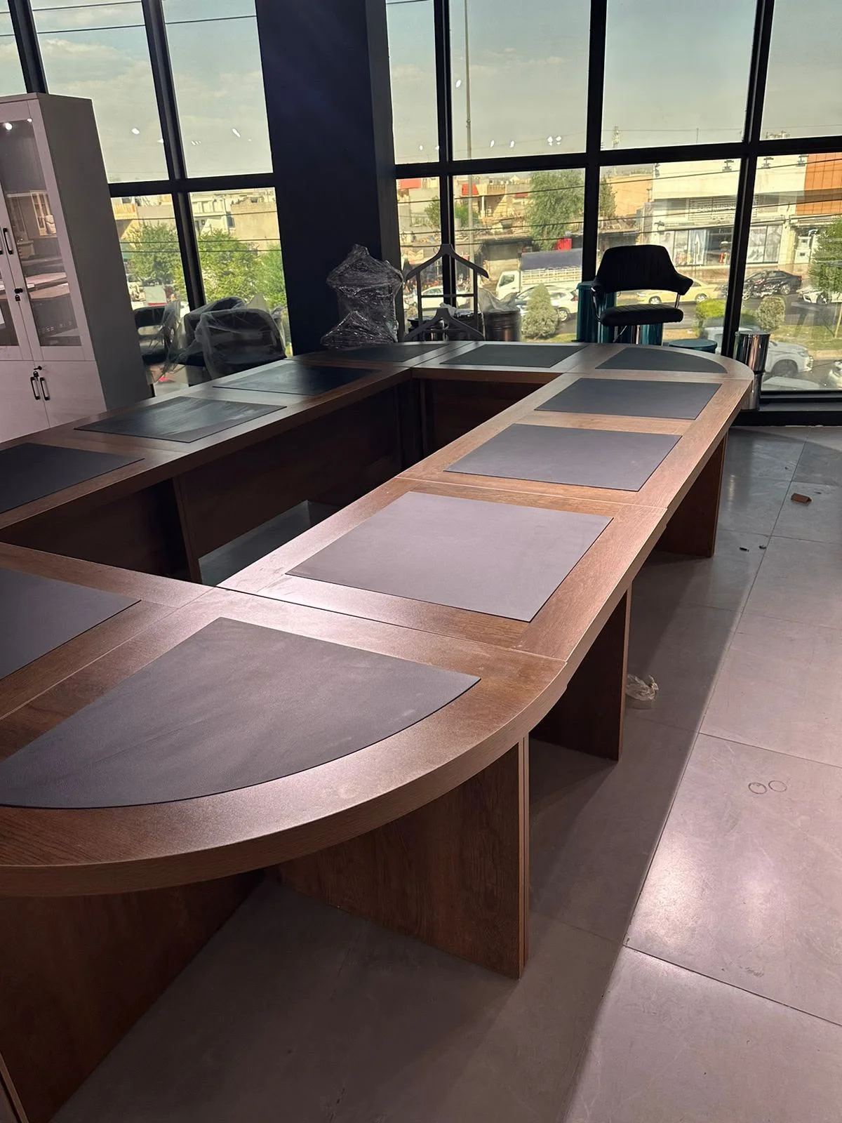 مێزی کۆبوونەوەی گەورەی نائلی داری سروشتی - Bakhtyar Furniture
